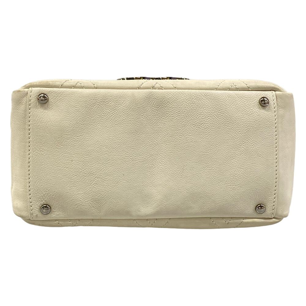 Chanel Diamond Stitch Shoulder Bag - Picture 5 of 15